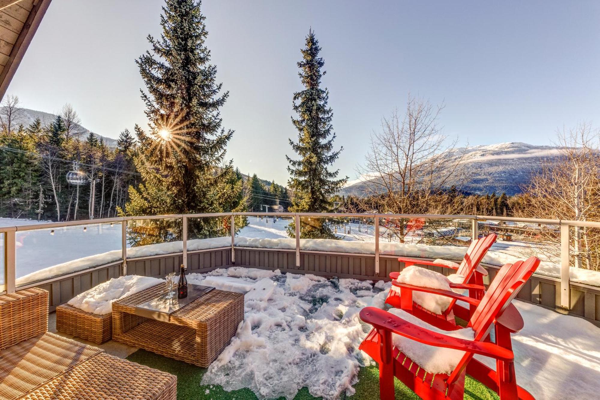 The Lookout Penthouse // A Luxe Suite In Whistler Ngoại thất bức ảnh