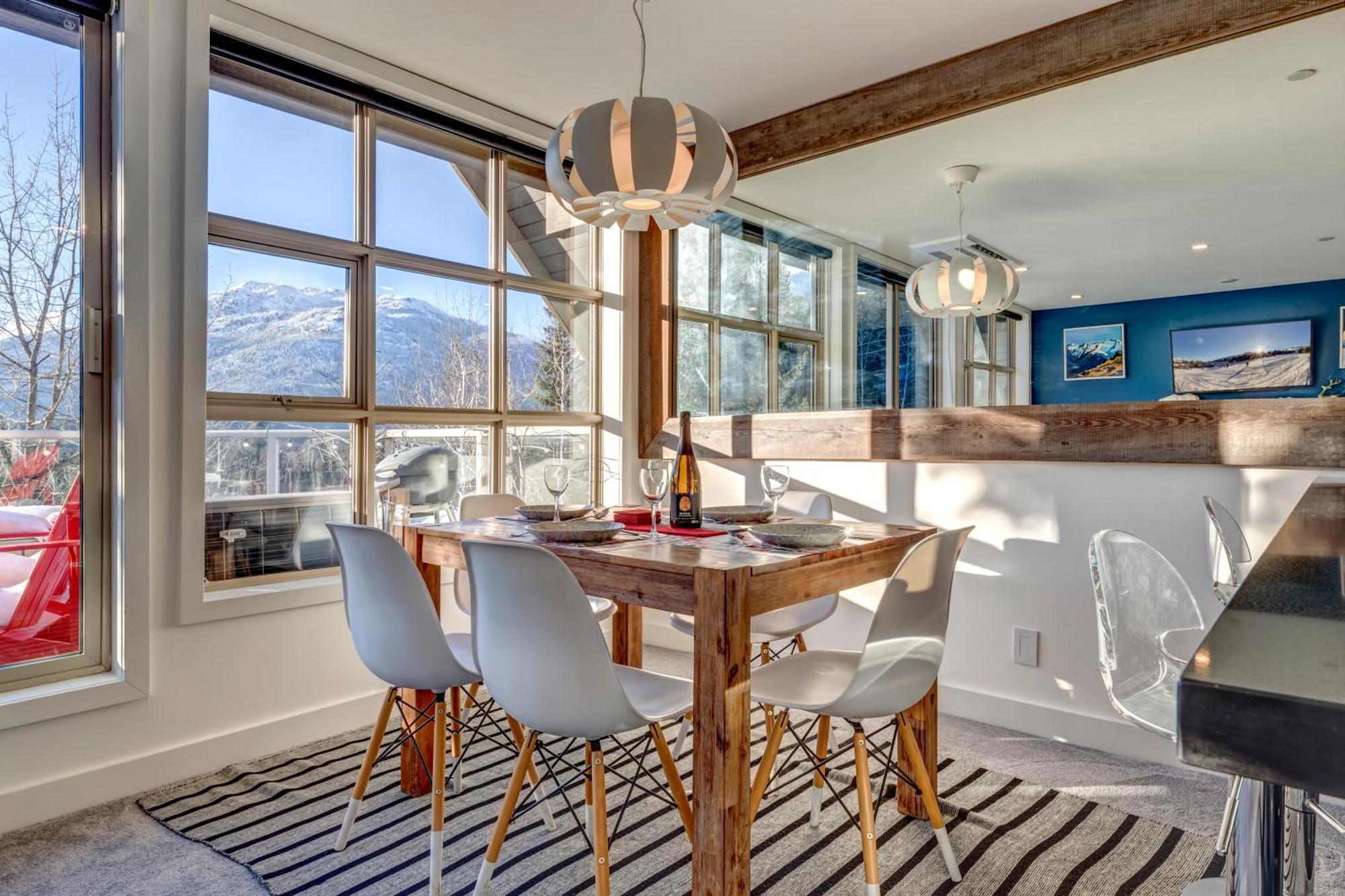 The Lookout Penthouse // A Luxe Suite In Whistler Ngoại thất bức ảnh