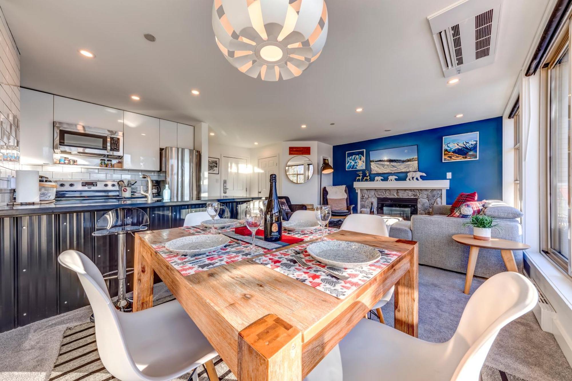 The Lookout Penthouse // A Luxe Suite In Whistler Ngoại thất bức ảnh