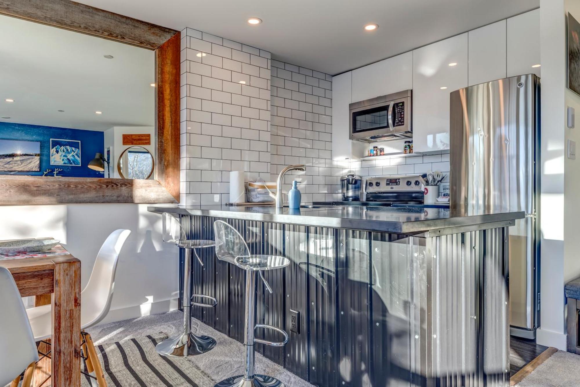 The Lookout Penthouse // A Luxe Suite In Whistler Ngoại thất bức ảnh