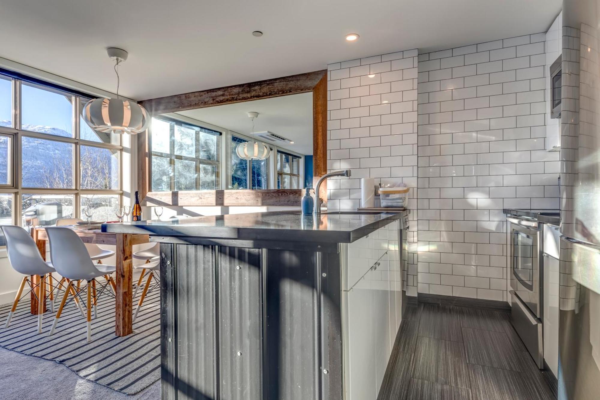 The Lookout Penthouse // A Luxe Suite In Whistler Ngoại thất bức ảnh