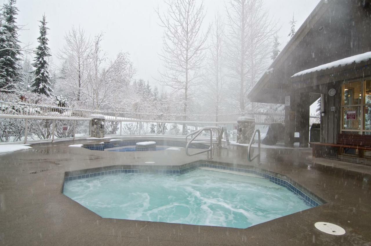 The Lookout Penthouse // A Luxe Suite In Whistler Ngoại thất bức ảnh